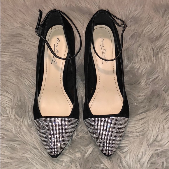 Black Pointed Heels with Diamond Studs - Picture 1 of 3